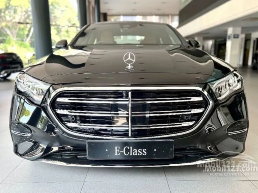 2025 Mercedes-Benz E200 Exclusive Line Sedan
