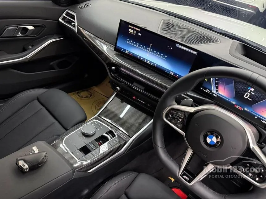 2025 BMW 330i M Sport Pro Sedan