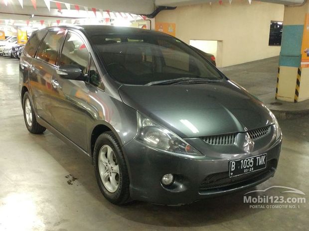 Mitsubishi Grandis Mobil Bekas Baru dijual di Indonesia 