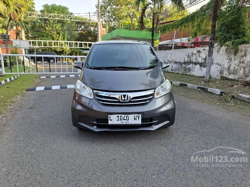 Jual Mobil Honda Freed 2014 S 1.5 di Jawa Timur Automatic MPV Abu