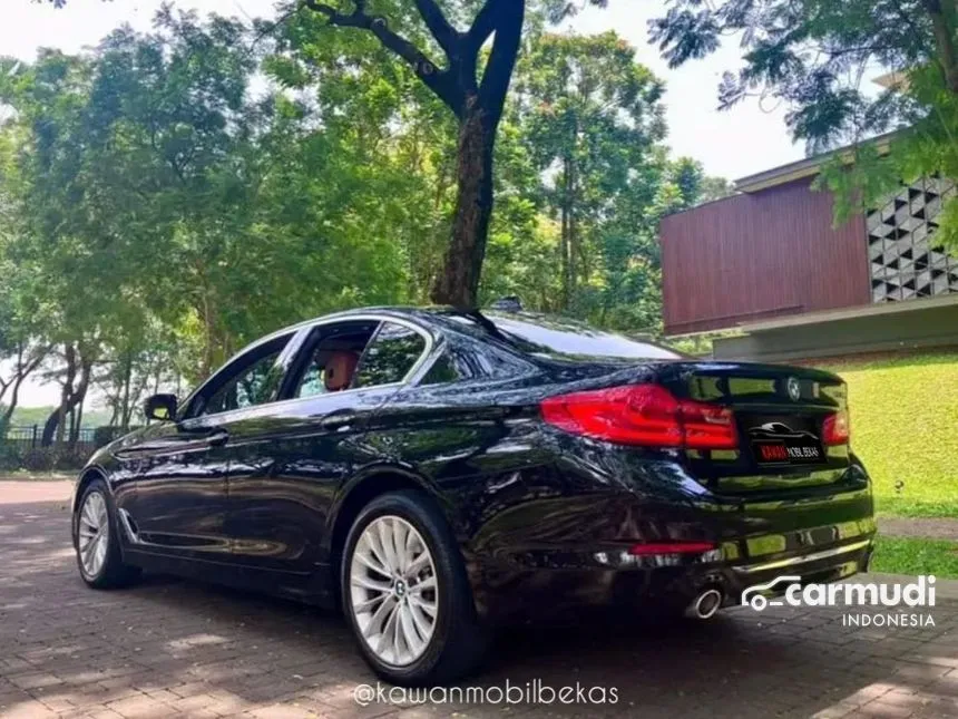 2018 BMW 530i Luxury Sedan