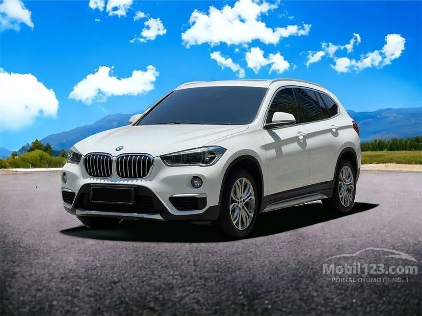 Jual Mobil BMW X1 2019 sDrive18i xLine 1.5 di Jawa Timur Automatic SUV Putih Rp 575.000.000