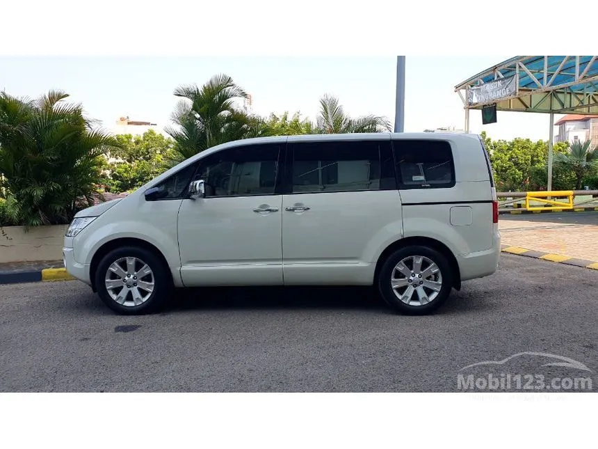 2015 Mitsubishi Delica Royal Van Wagon