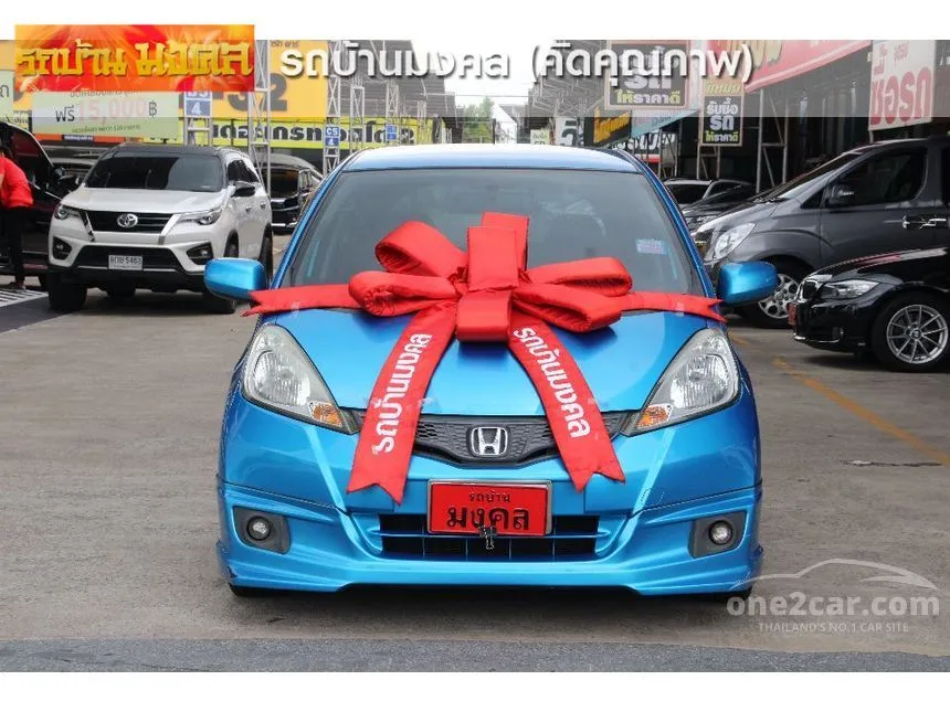 2013 Honda JAZZ V Hatchback