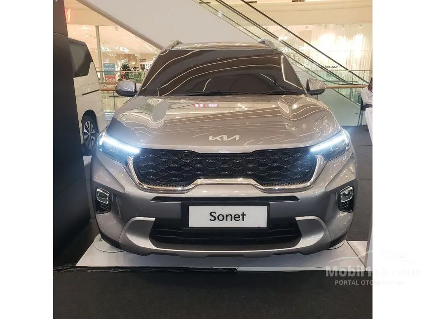 Jual Mobil KIA Sonet 2023 Premiere 1.5 di Banten Automatic Wagon Silver Rp 300.000.000