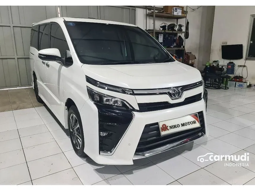 2018 Toyota Voxy MPV