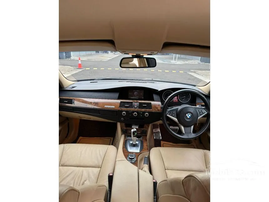 2010 BMW 530i Sedan