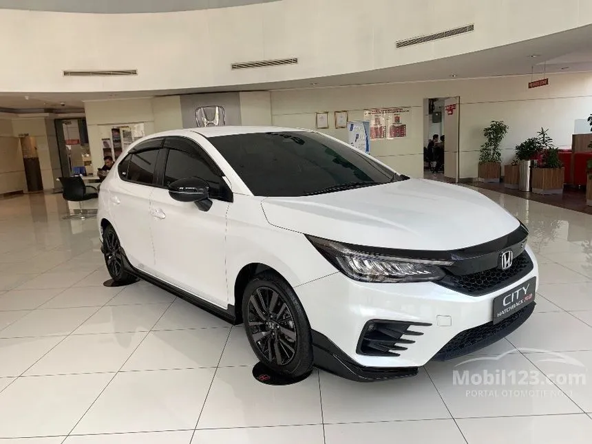 Jual Mobil Honda City 2023 RS 1.5 di Jawa Timur Manual Hatchback Putih Rp 306.100.000