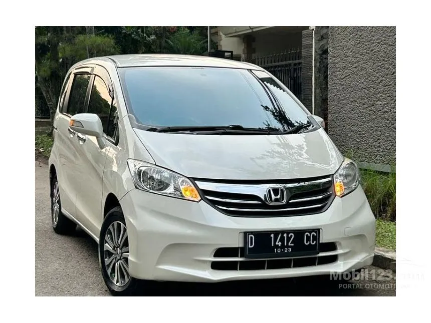 Jual Mobil Honda Freed 2012 E 1.5 di Jawa Barat Automatic MPV Putih Rp 175.000.000
