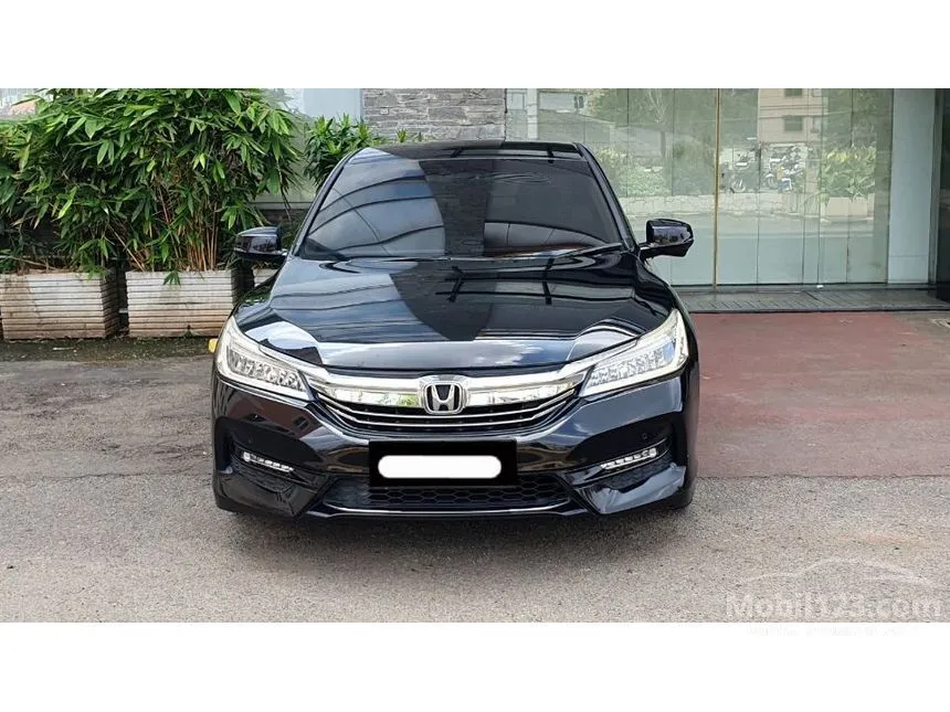 2018 Honda Accord VTi-L Sedan