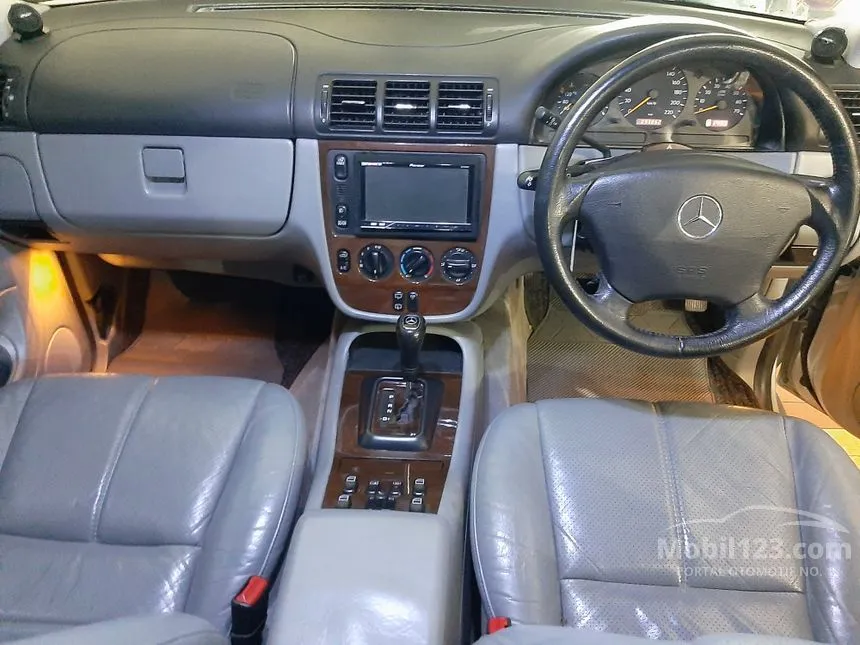 2000 Mercedes-Benz ML320 SUV