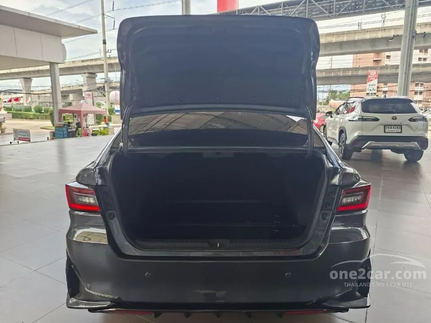 2022 Toyota Yaris Ativ Premium Luxury Sedan