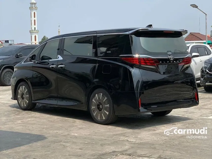 2024 Toyota Alphard HEV MPV