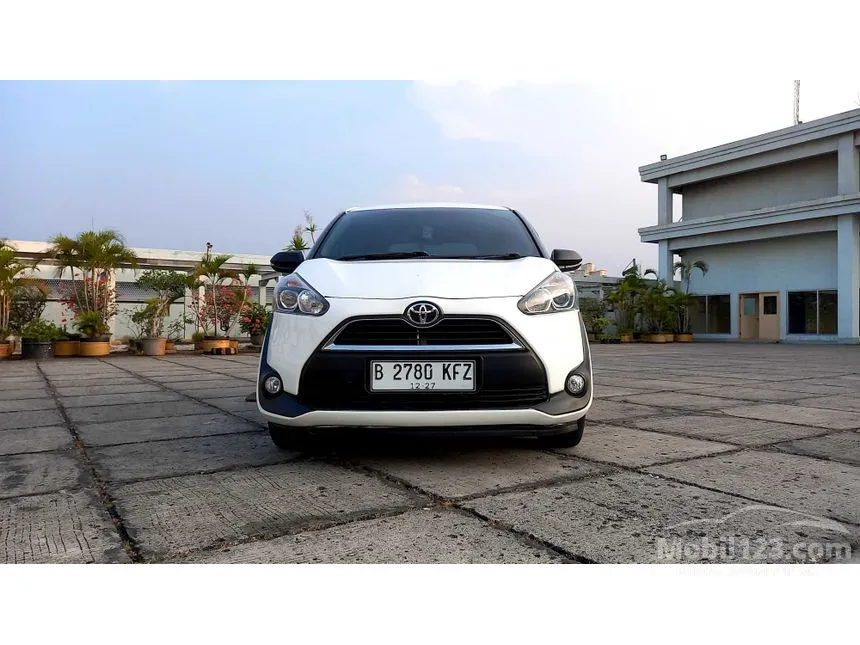 Jual Mobil Toyota Sienta 2017 V 1.5 di DKI Jakarta Automatic MPV Putih Rp 165.000.000
