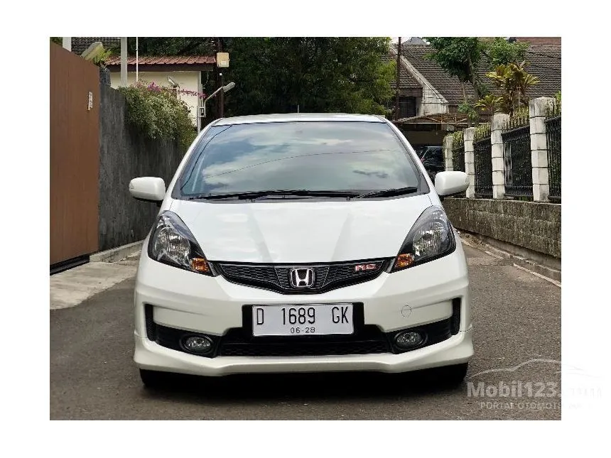 Jual Mobil Honda Jazz 2013 RS 1.5 di Jawa Barat Manual Hatchback Putih Rp 159.000.000