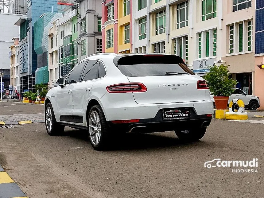 2016 Porsche Macan SUV