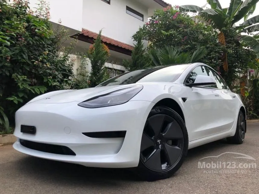 Jual Mobil Tesla Model 3 2023 Standard Range Di DKI Jakarta Automatic ...