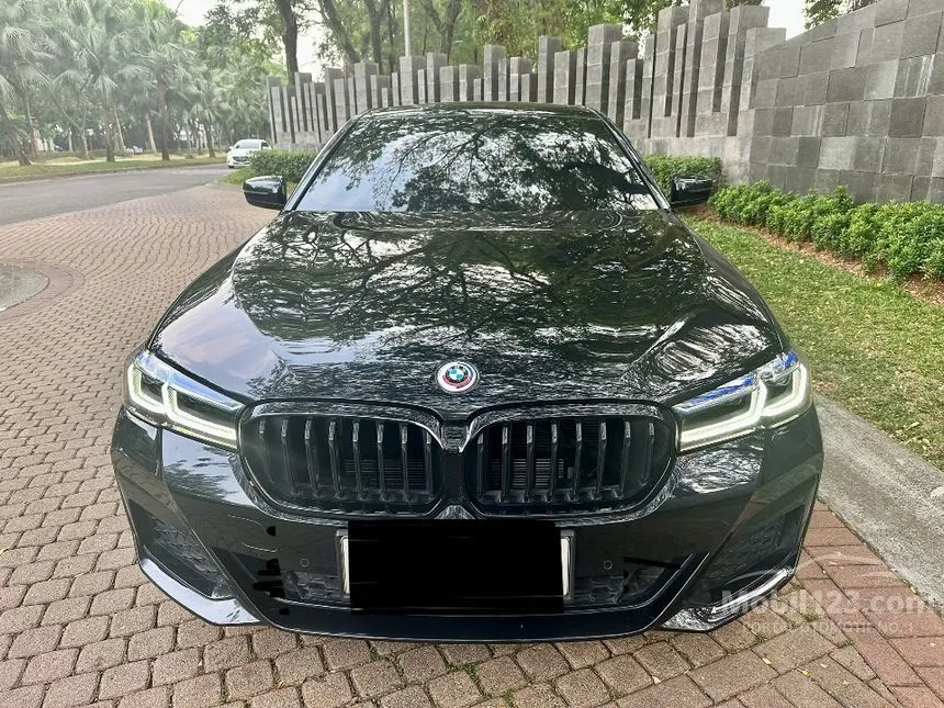 Jual Mobil BMW 520i 2023 M Sport 2.0 di DKI Jakarta Automatic Sedan Hitam Rp 949.000.000