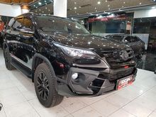 2019 Toyota Fortuner 2.4 TRD AT Plat D KM 7Rb BLACK