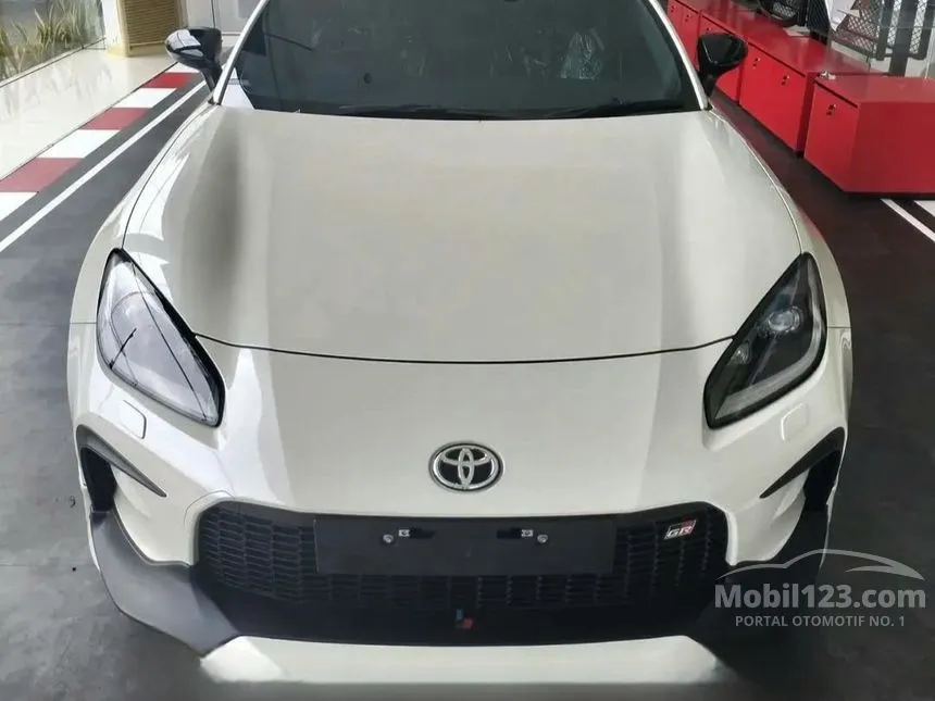 Jual Mobil Toyota GR 86 2024 2.4 di DKI Jakarta Automatic Coupe Putih Rp 916.000.000