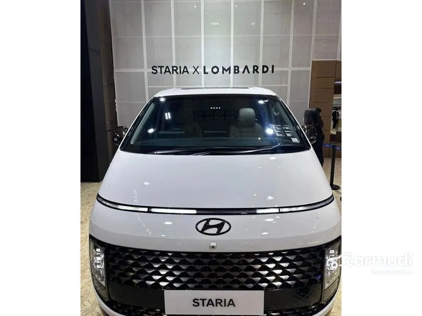 Jual Mobil Hyundai Staria 2023 Lombardi 2.2 di Jawa Barat Automatic Wagon Putih Rp 905.500.000