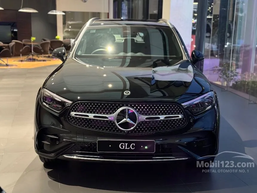 2025 Mercedes-Benz GLC300 AMG Line 4MATIC SUV