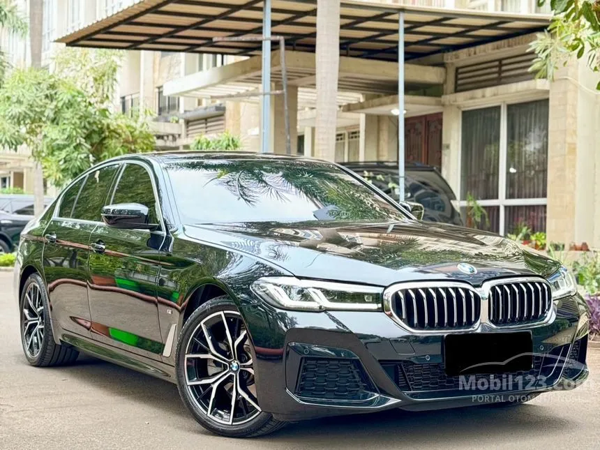 Jual Mobil BMW 520i 2022 M Sport 2.0 di DKI Jakarta Automatic Sedan Hitam Rp 888.000.000