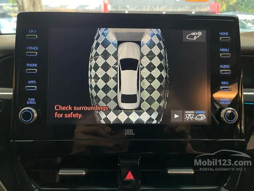 2022 Toyota Camry Hybrid Sedan