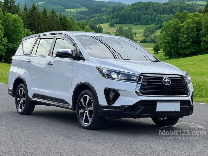2022 Toyota Kijang Innova Venturer MPV