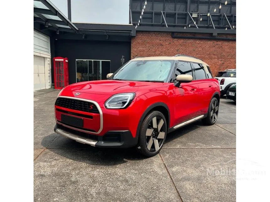 Jual Mobil MINI Countryman 2024 S ALL4 Favoured Trim 2.0 di Jawa Timur Automatic SUV Merah Rp 1.461.000.000