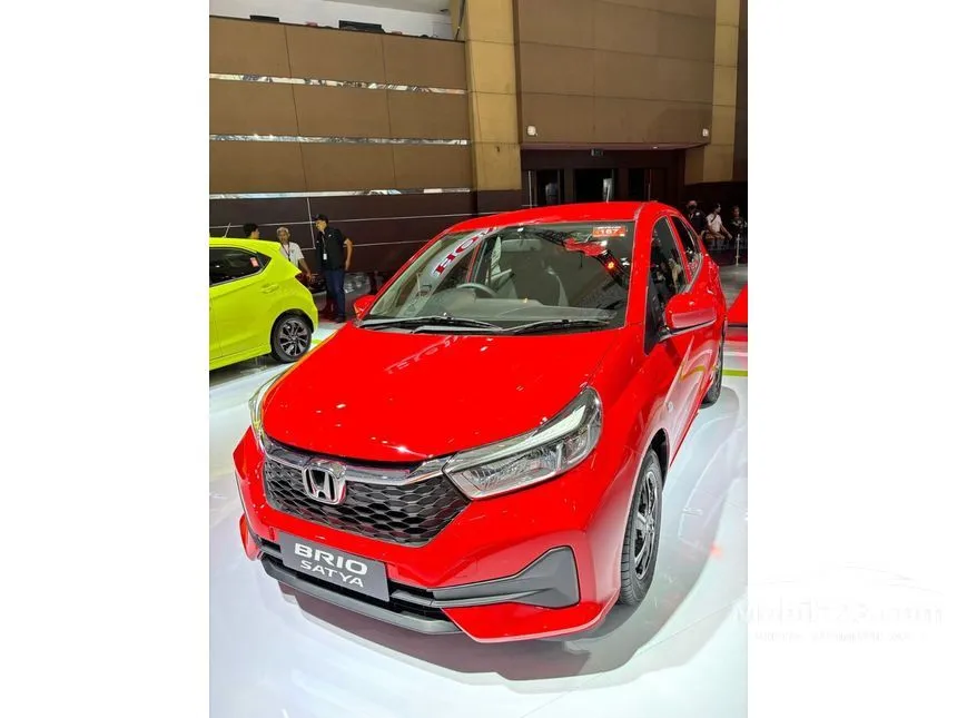 Jual Mobil Honda Brio 2024 E Satya 1.2 di Jawa Barat Automatic Hatchback Merah Rp 183.900.000