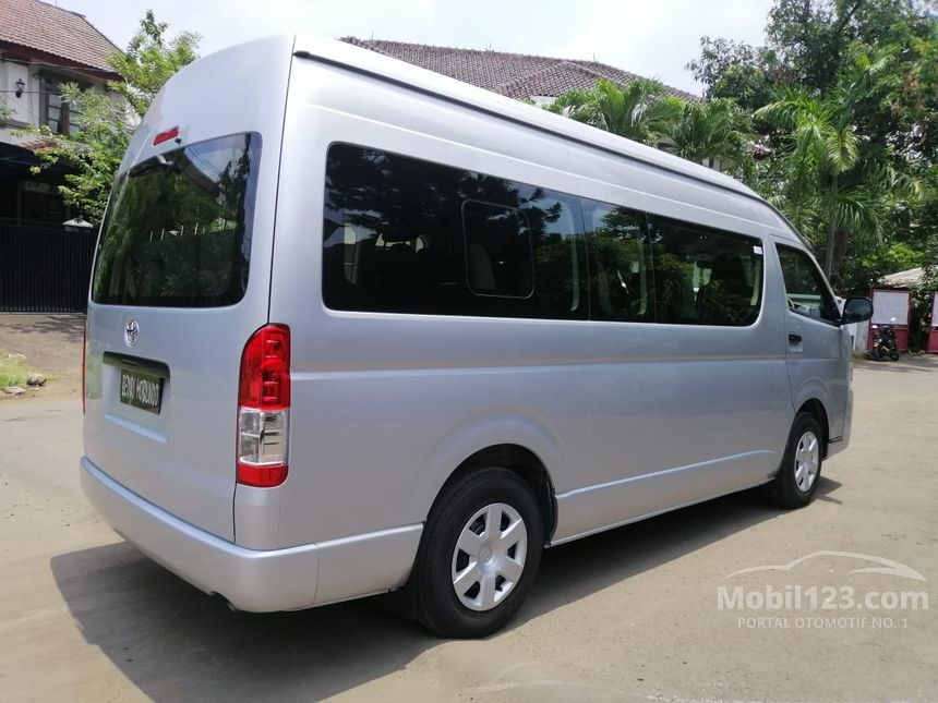  Jual  Mobil  Toyota  Hiace  2021 High Grade Commuter  2 5 di 