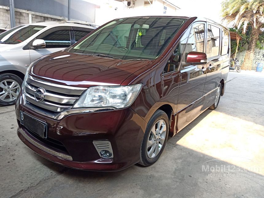 Nissan serena 2013