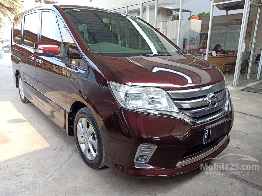 Nissan serena 2013