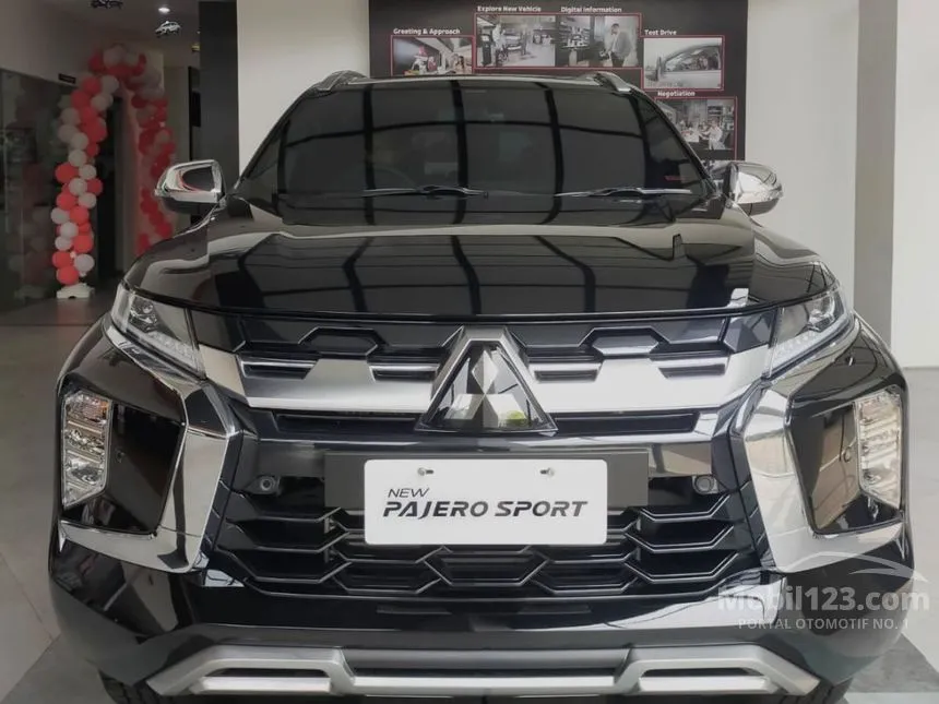 Jual Mobil Mitsubishi Pajero Sport 2024 Dakar 2.4 di Jawa Barat Automatic SUV Hitam Rp 619.000.000