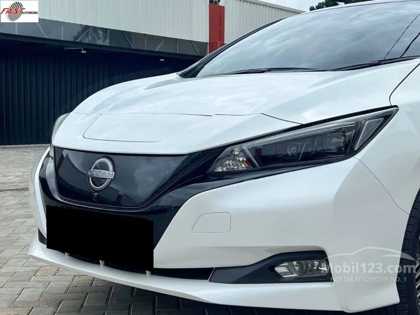 2023 Nissan Leaf (2 Tone) Hatchback