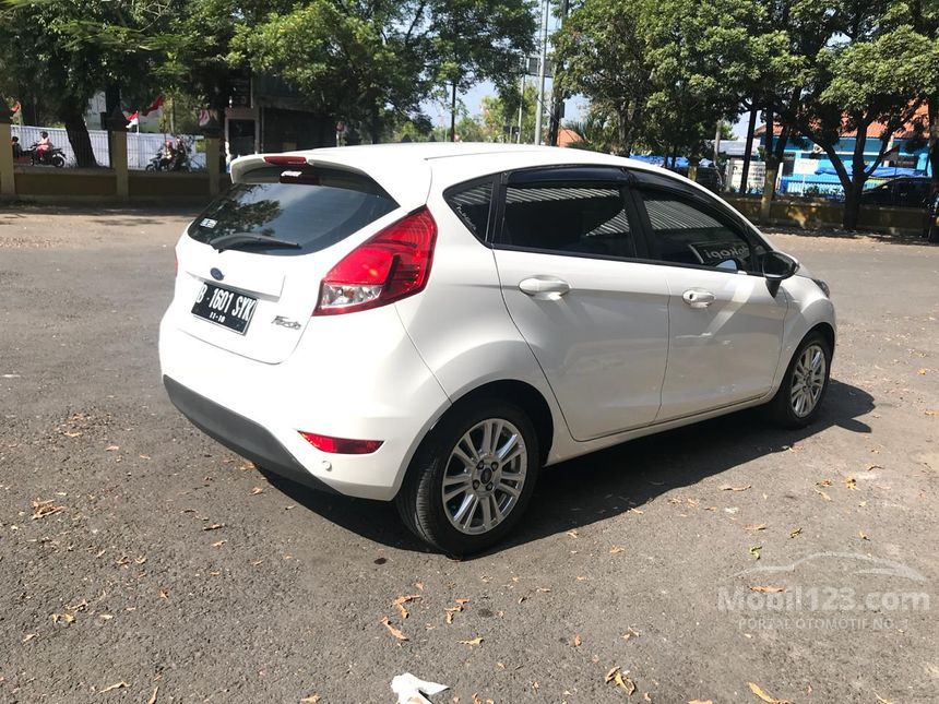  Jual  Mobil  Ford  Fiesta  2013 Trend 1 5 di Jawa  Tengah  