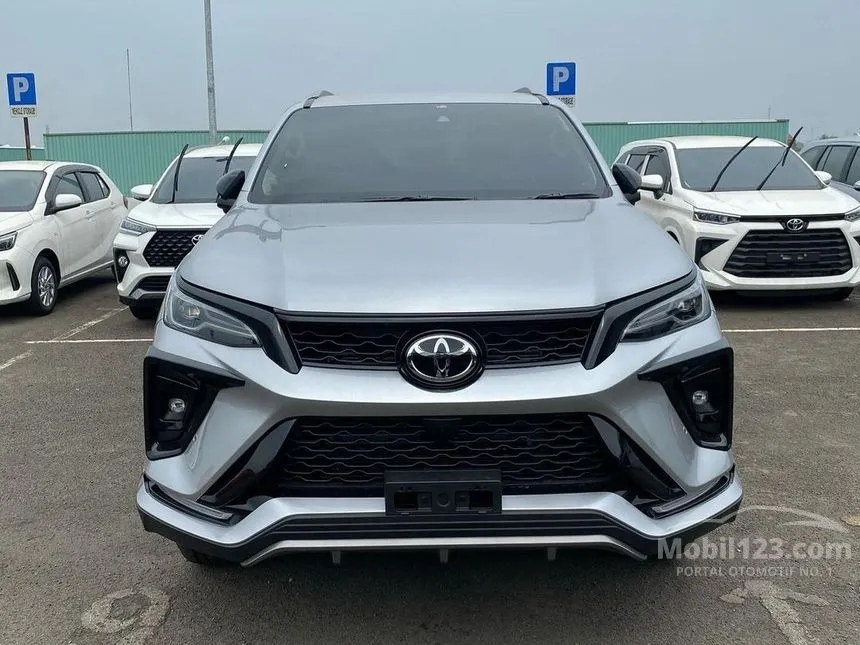 Jual Mobil Toyota Fortuner 2024 VRZ TSS GR Parts Aero Package 2.8 di DKI Jakarta Automatic SUV Silver Rp 643.200.000