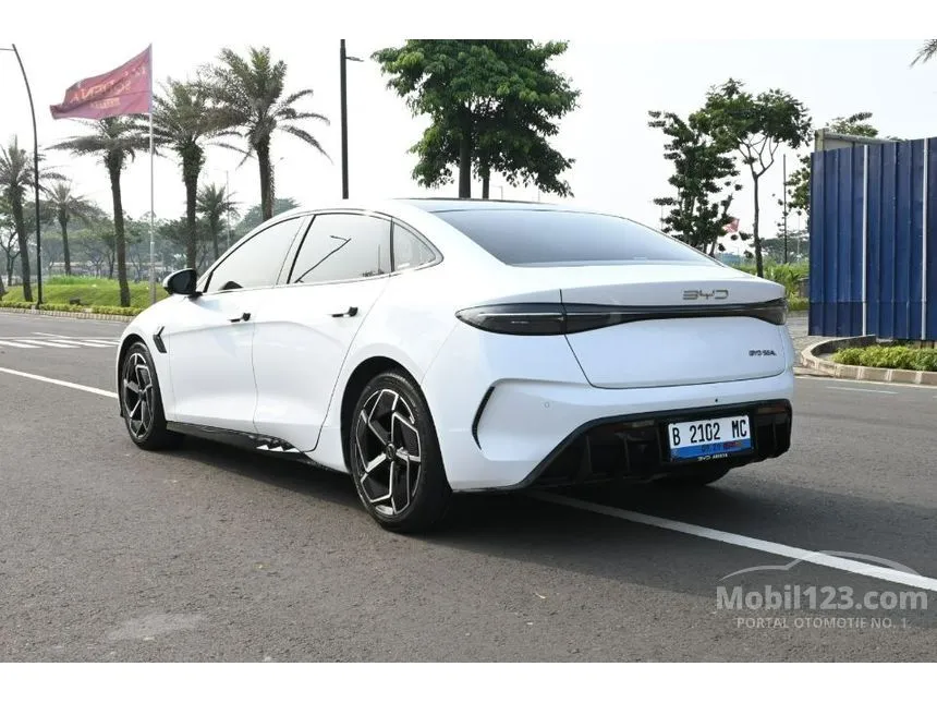 2024 BYD Seal Premium Extended Range Sedan