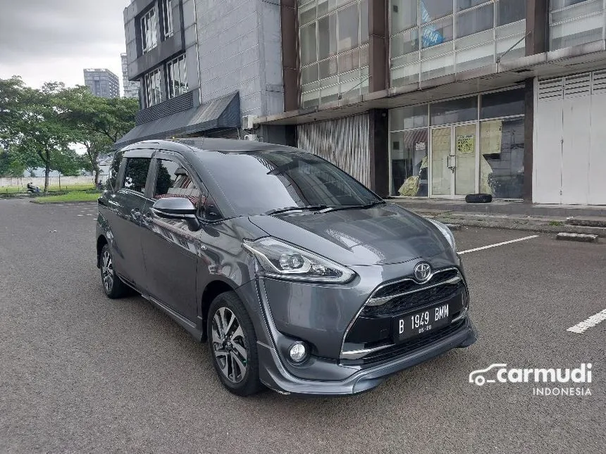 Jual Mobil Toyota Sienta 2017 Q 1.5 di Jawa Barat Automatic MPV Abu