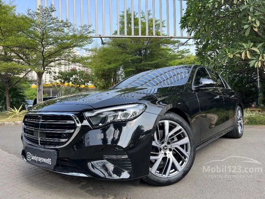 2025 Mercedes-Benz E200 Exclusive Line Sedan