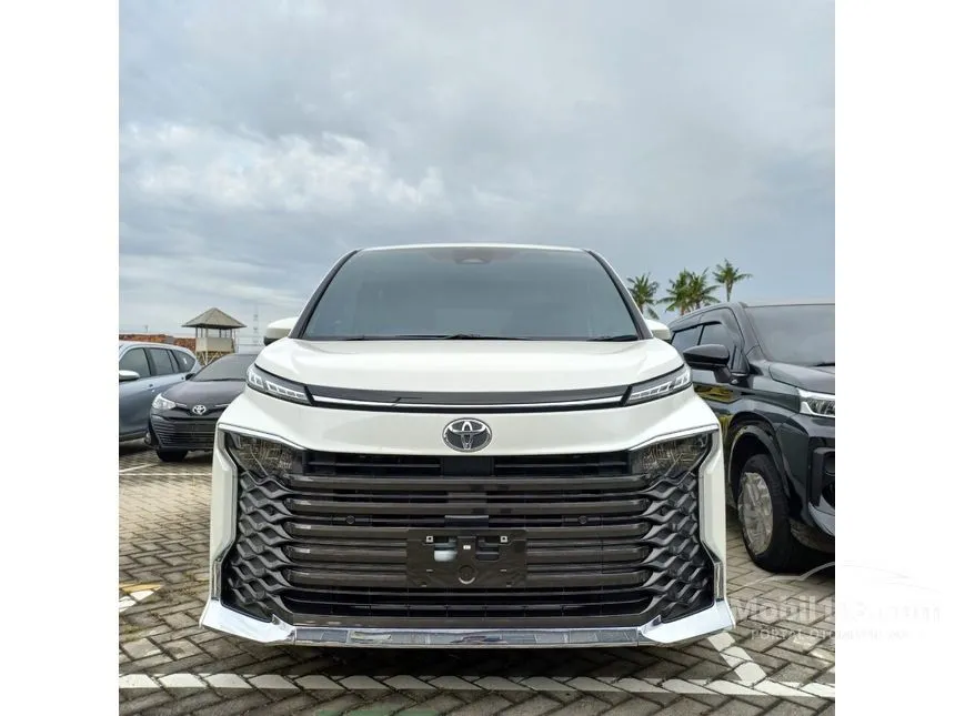 Jual Mobil Toyota Voxy 2024 2.0 di Jawa Barat Automatic Van Wagon Putih Rp 603.000.000