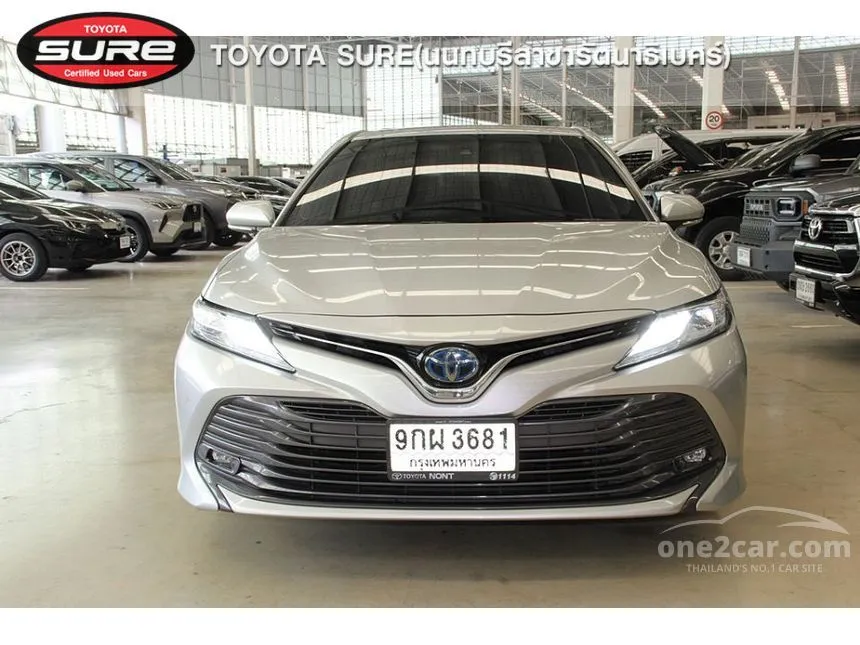 2019 Toyota CAMRY Hybrid Premium Sedan