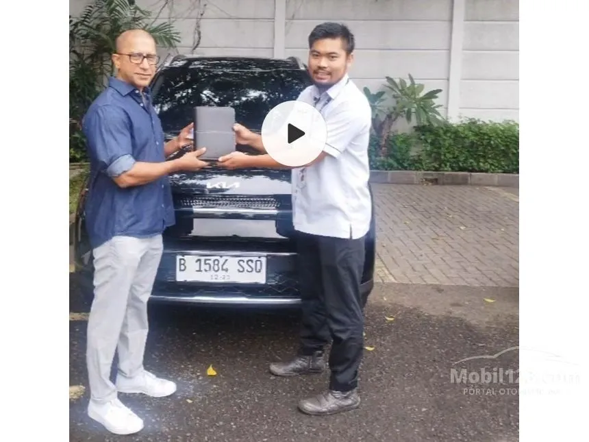 Jual Mobil KIA Sonet 2023 Premiere 1.5 di Banten Automatic Wagon Marun Rp 351.000.000