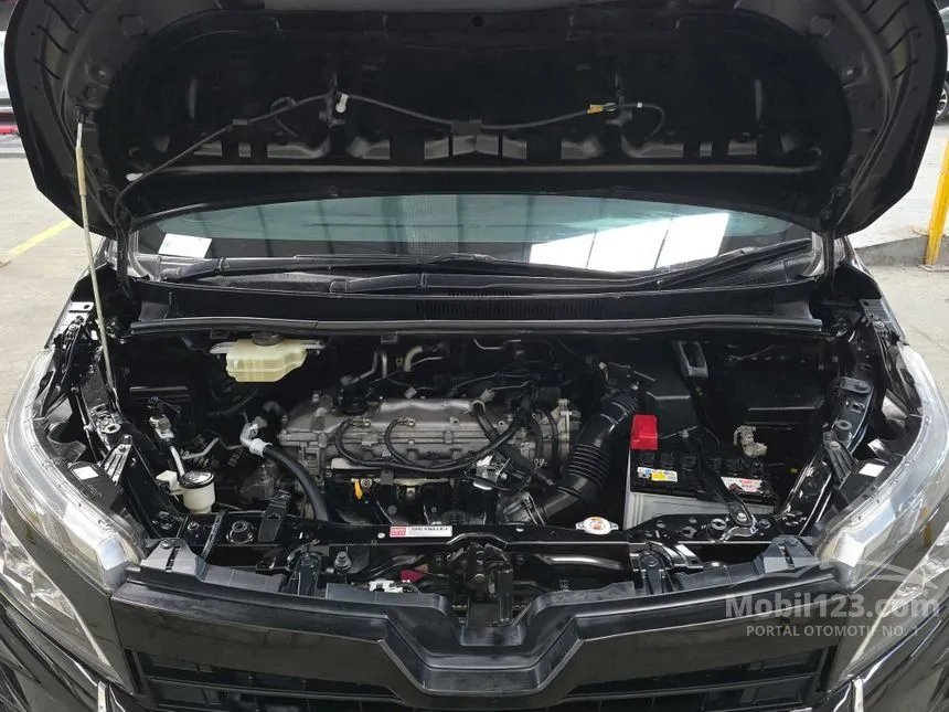 2021 Toyota Voxy MPV