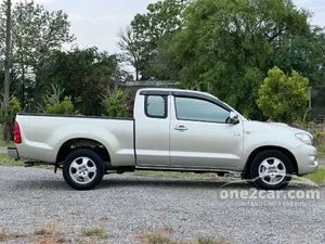 2011 Toyota HILUX VIGO 2.5 E Smart Cab Pickup
