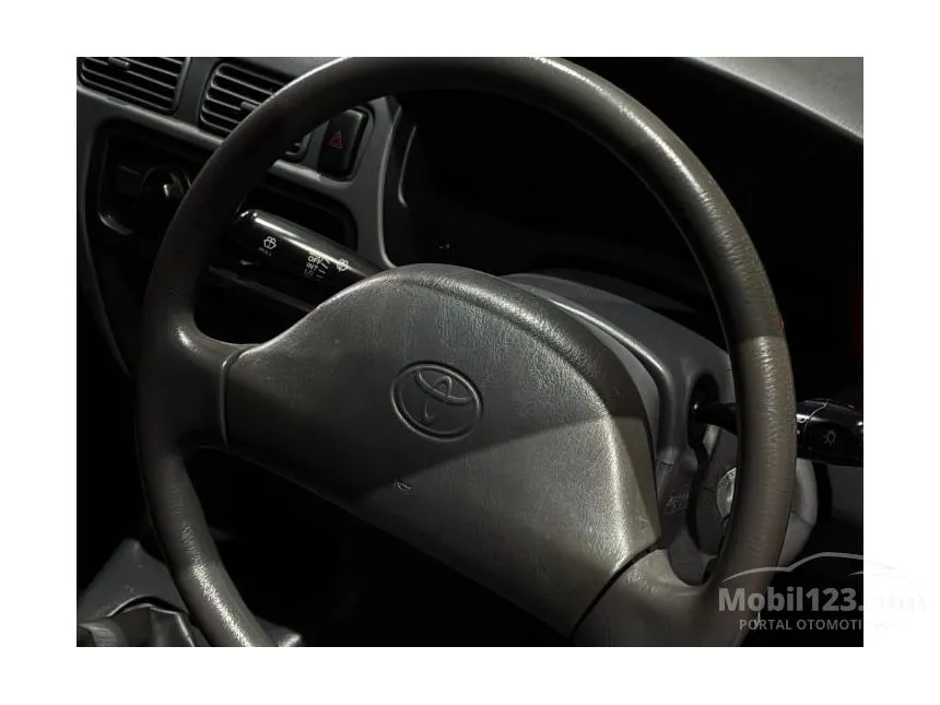 2001 Toyota Soluna GLi Sedan