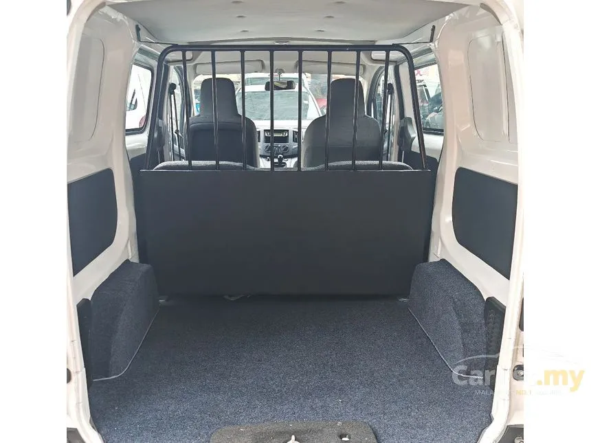 2017 Nissan NV200 Semi Panel Van