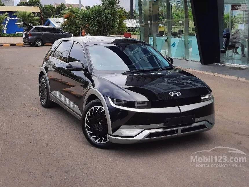 Jual Mobil Hyundai IONIQ 5 2022 Long Range Signature di Banten Automatic Wagon Hitam Rp 520.000.000