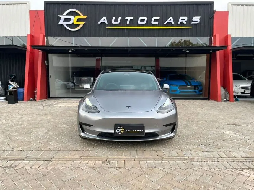 2022 Tesla Model 3 Long Range Sedan